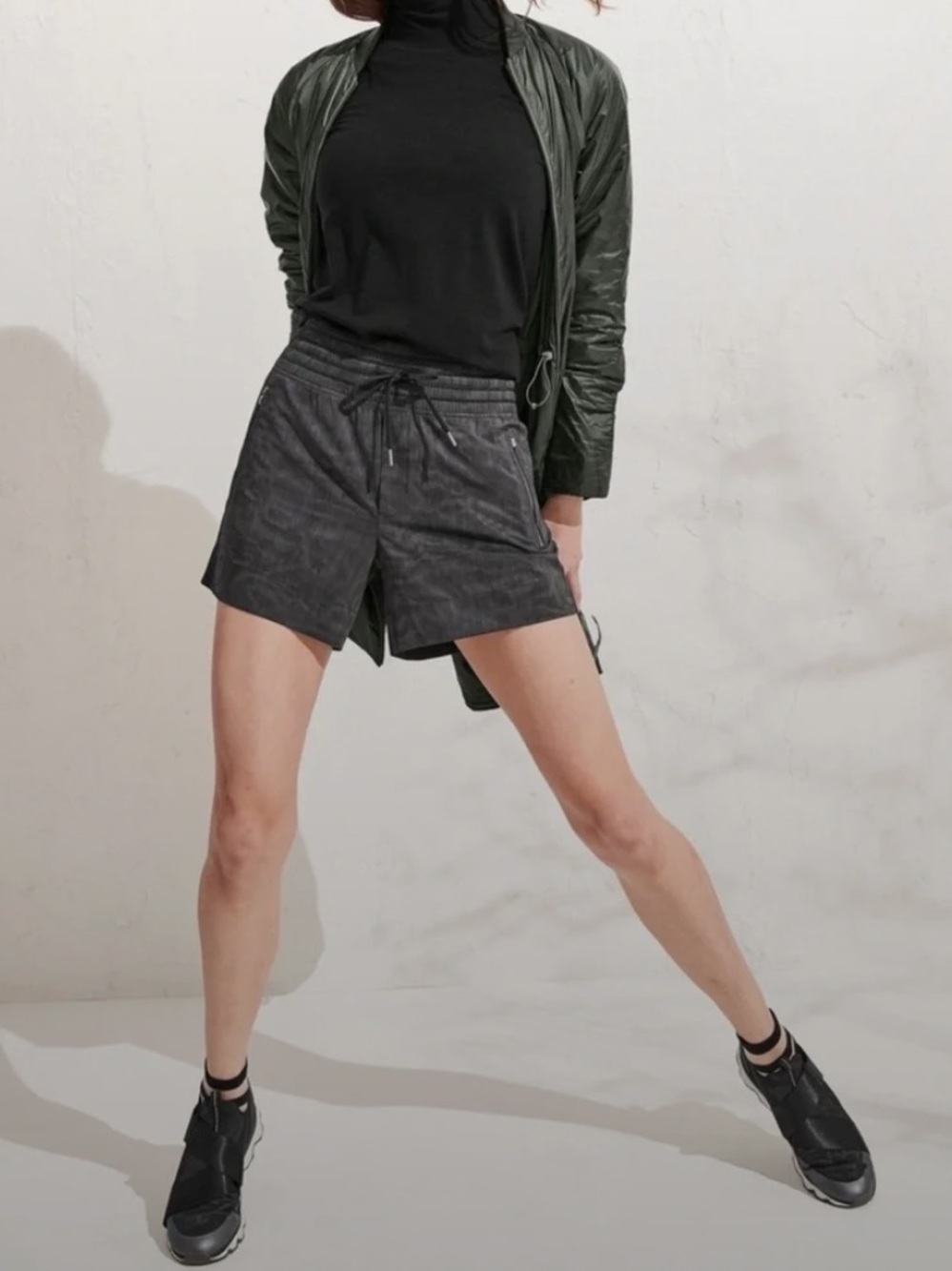 Athleta Camden Black Printed Short